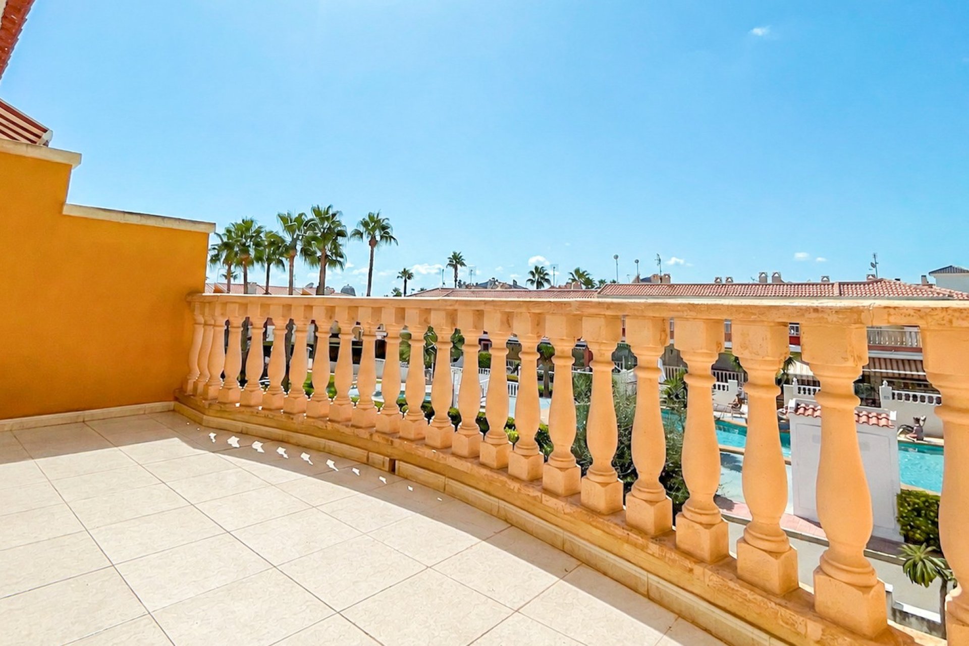 Resale - Townhouse / Duplex / Corner - Ciudad Quesada - Doña Pepa