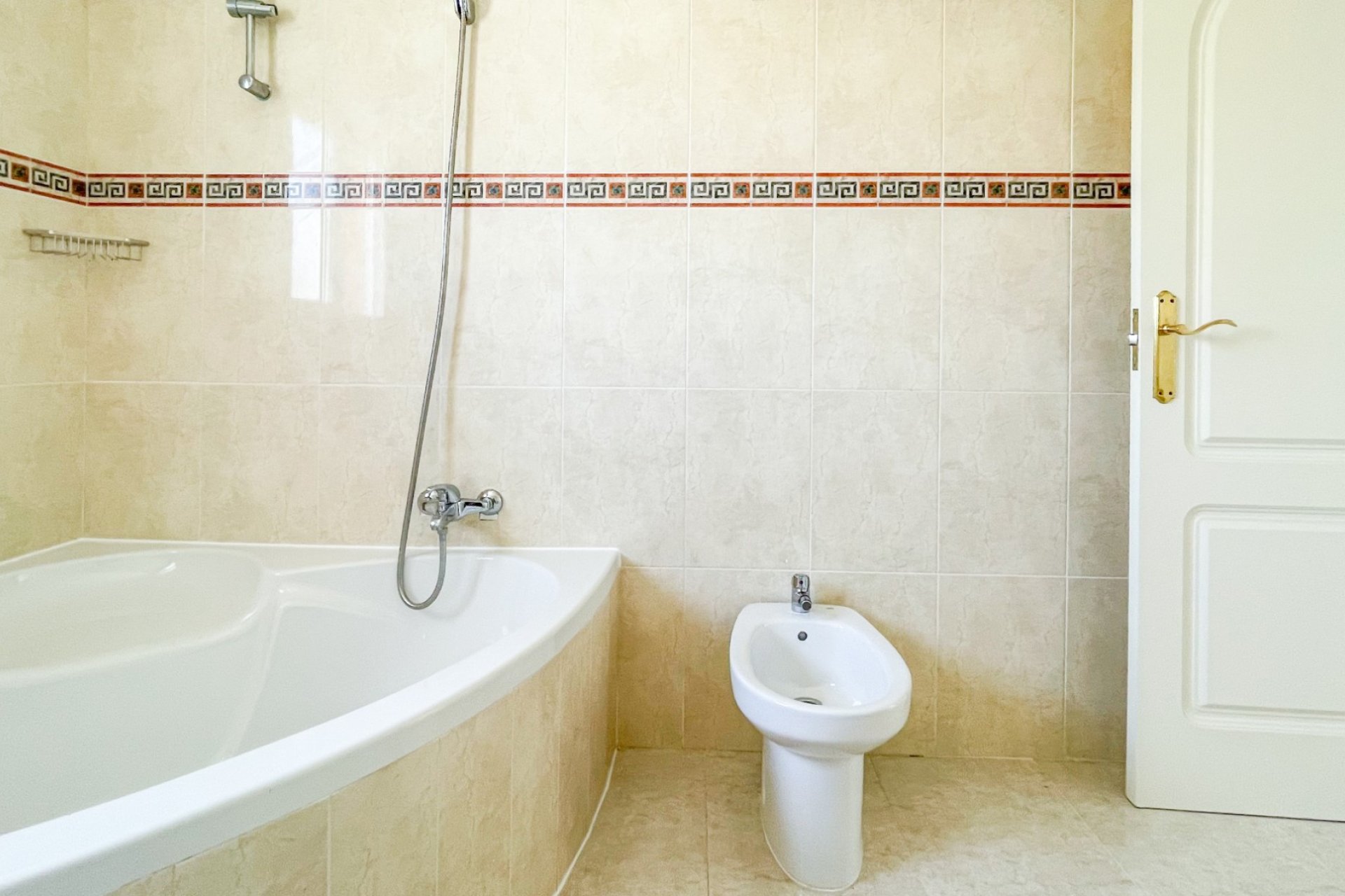 Resale - Townhouse / Duplex / Corner - Ciudad Quesada - Doña Pepa