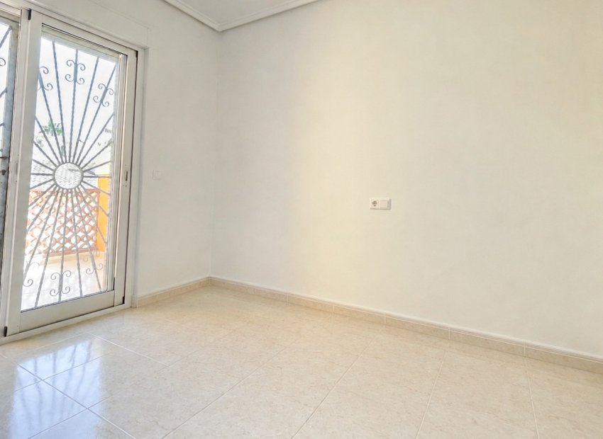 Resale - Townhouse / Duplex / Corner - Ciudad Quesada - Doña Pepa