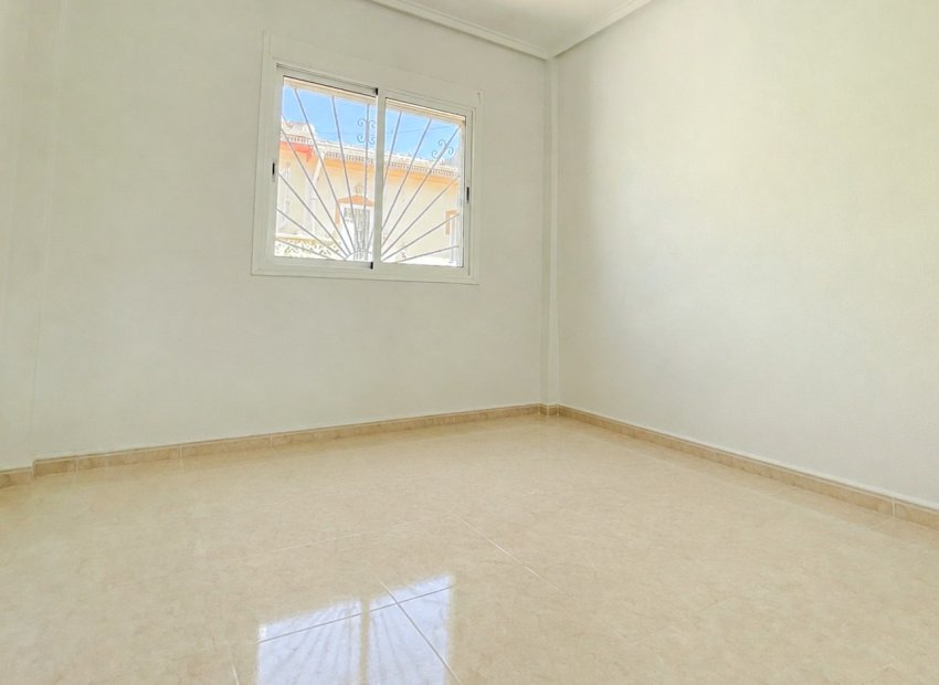 Resale - Townhouse / Duplex / Corner - Ciudad Quesada - Doña Pepa