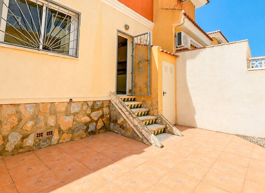 Resale - Townhouse / Duplex / Corner - Ciudad Quesada - Doña Pepa