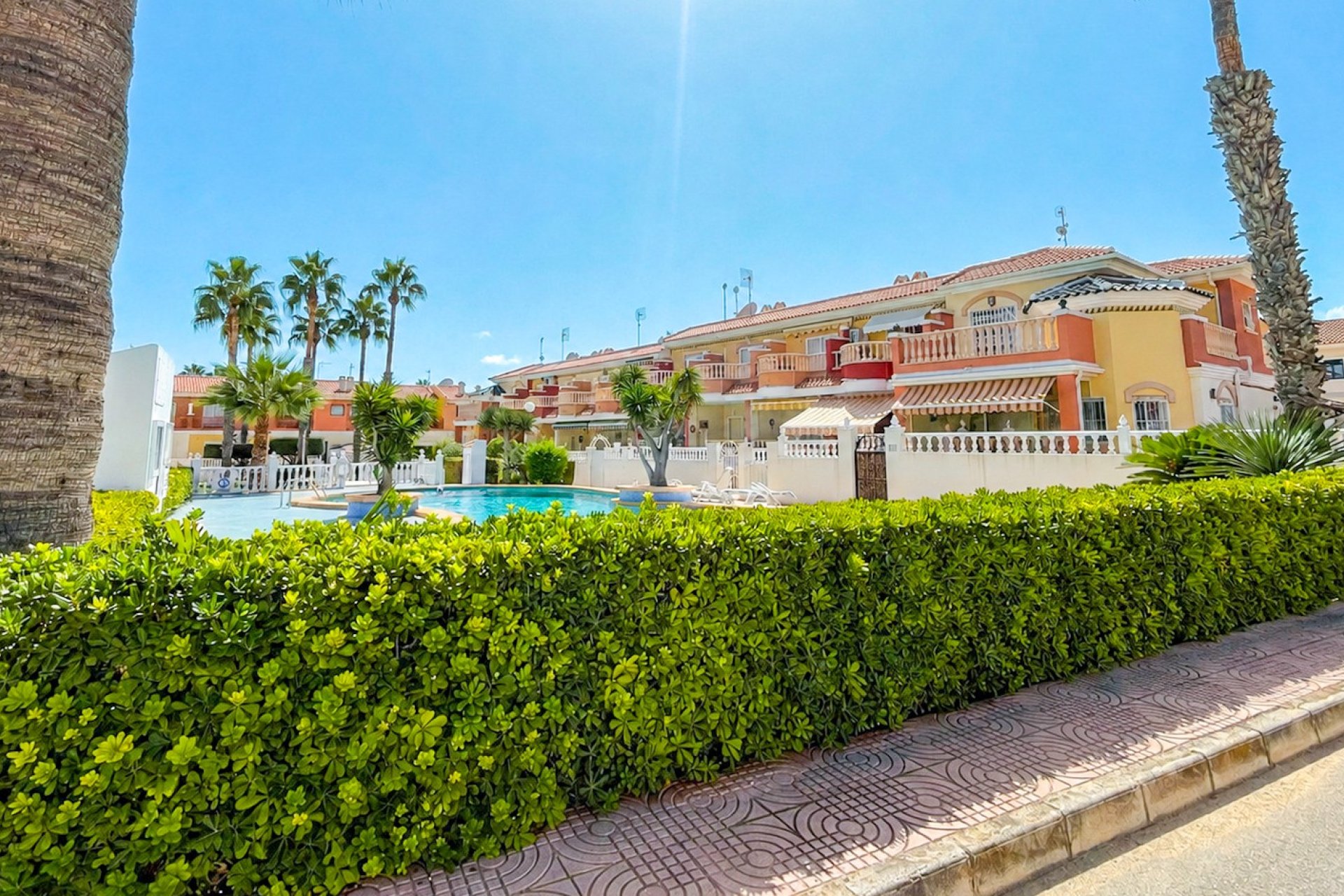 Resale - Townhouse / Duplex / Corner - Ciudad Quesada - Doña Pepa