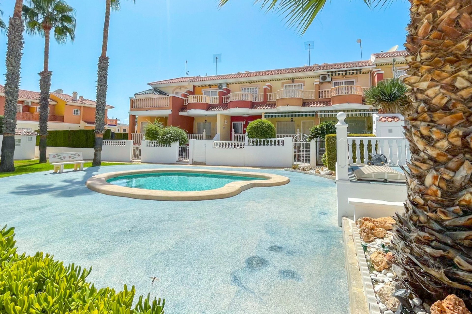 Resale - Townhouse / Duplex / Corner - Ciudad Quesada - Doña Pepa