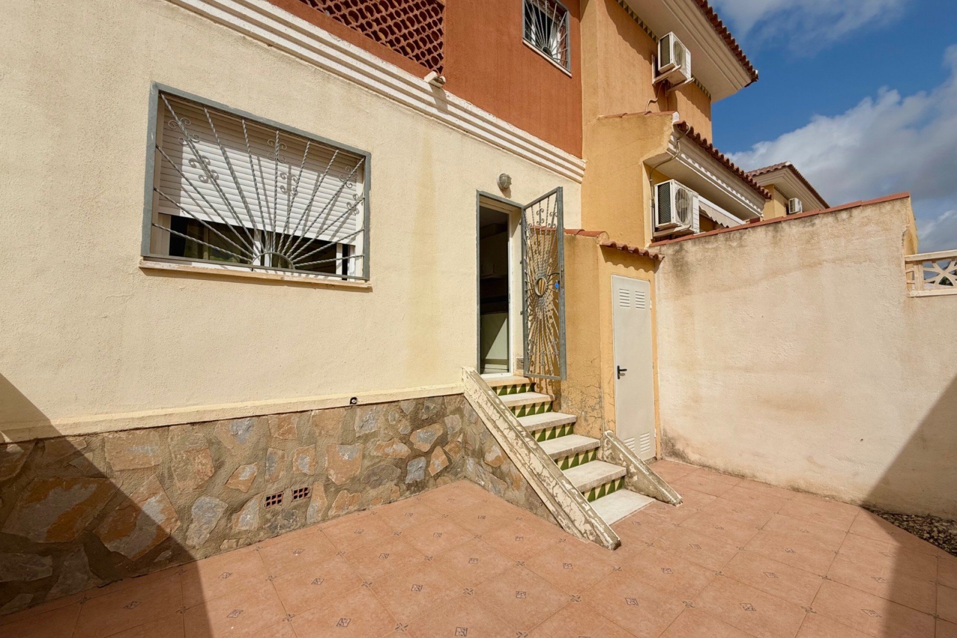 Resale - Townhouse / Duplex / Corner - Ciudad Quesada - Doña Pepa