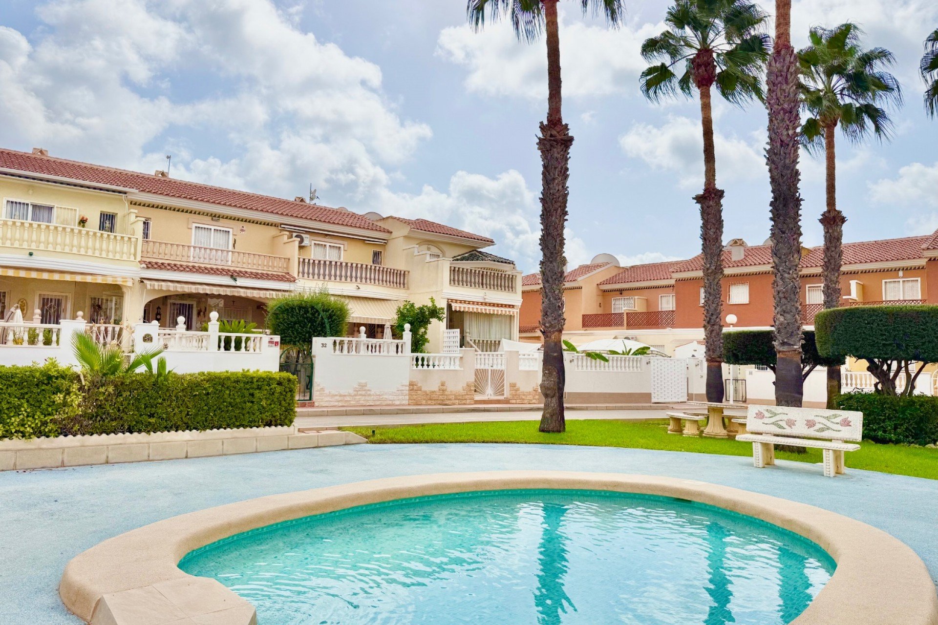 Resale - Townhouse / Duplex / Corner - Ciudad Quesada - Doña Pepa