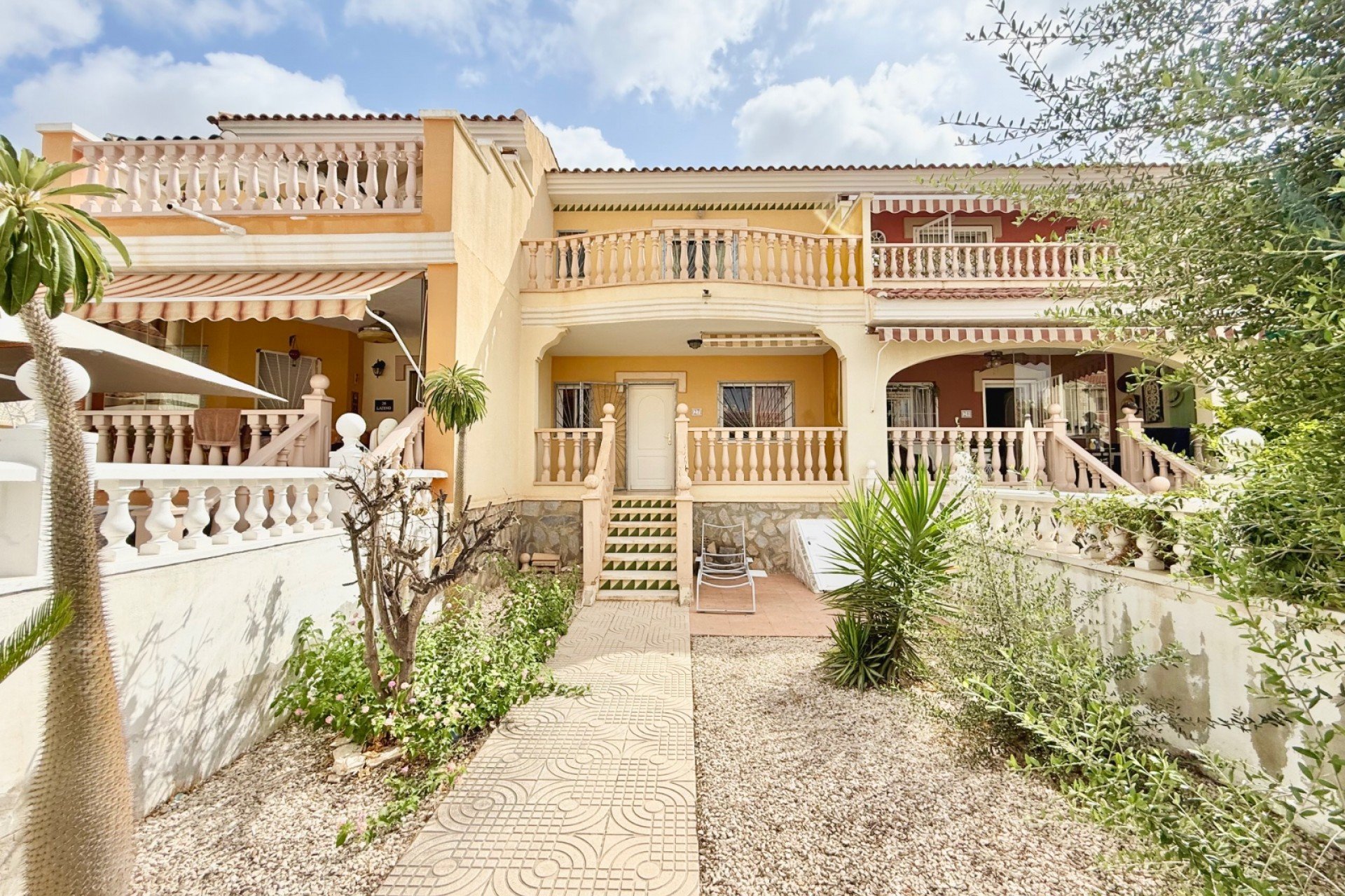 Resale - Townhouse / Duplex / Corner - Ciudad Quesada - Doña Pepa