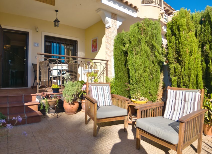 Resale - Townhouse / Duplex / Corner - Ciudad Quesada - Doña Pepa