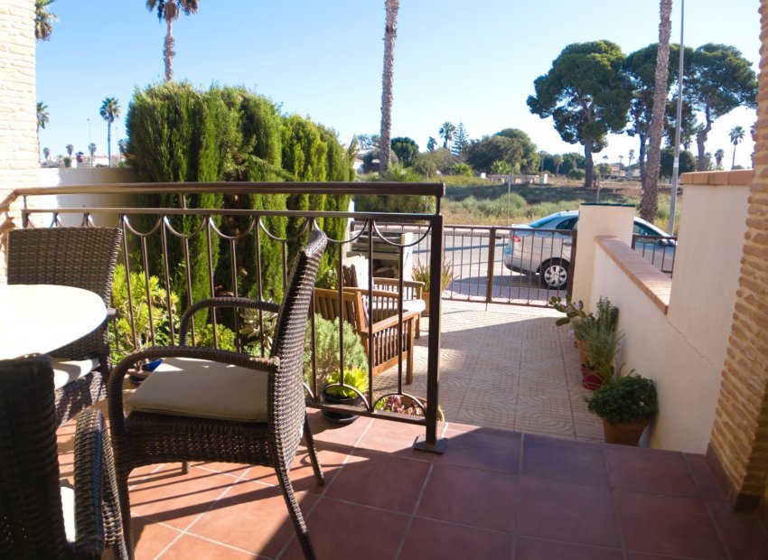 Resale - Townhouse / Duplex / Corner - Ciudad Quesada - Doña Pepa