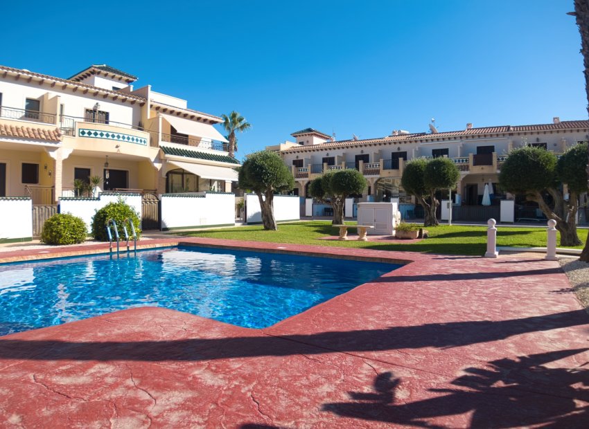 Resale - Townhouse / Duplex / Corner - Ciudad Quesada - Doña Pepa