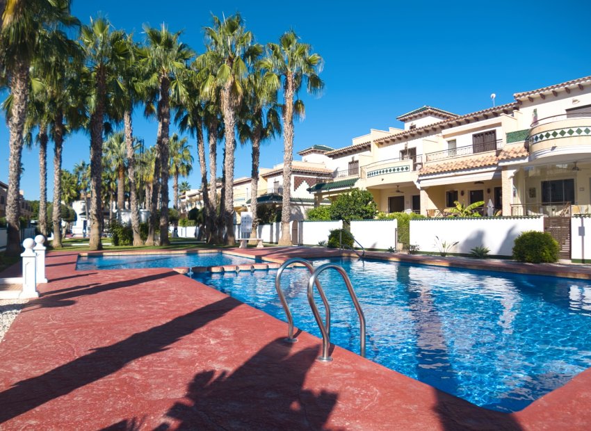 Resale - Townhouse / Duplex / Corner - Ciudad Quesada - Doña Pepa