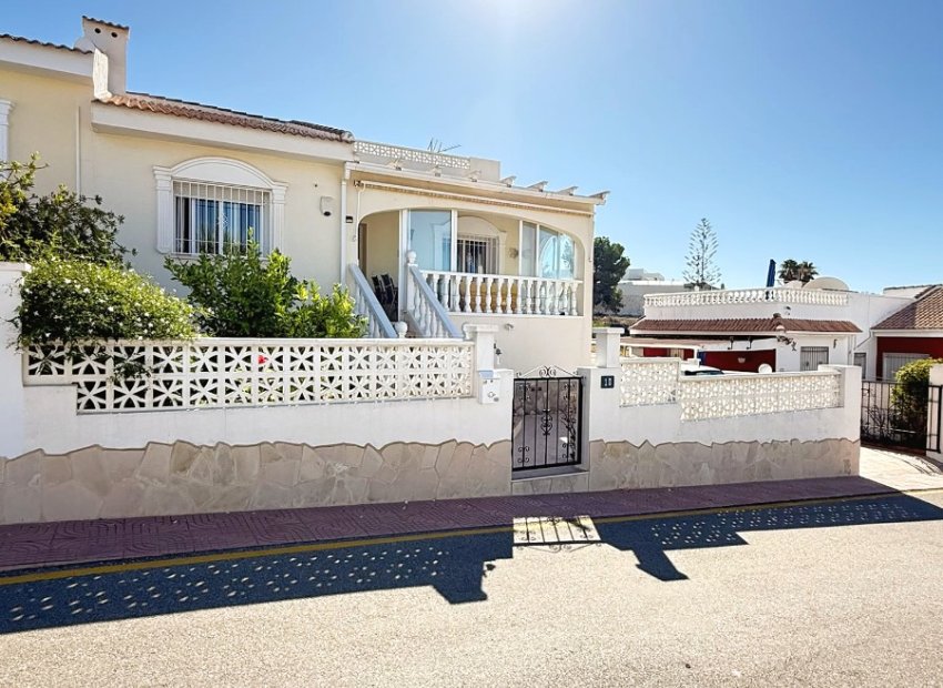 Resale - Townhouse / Duplex / Corner - Ciudad Quesada - La Fiesta