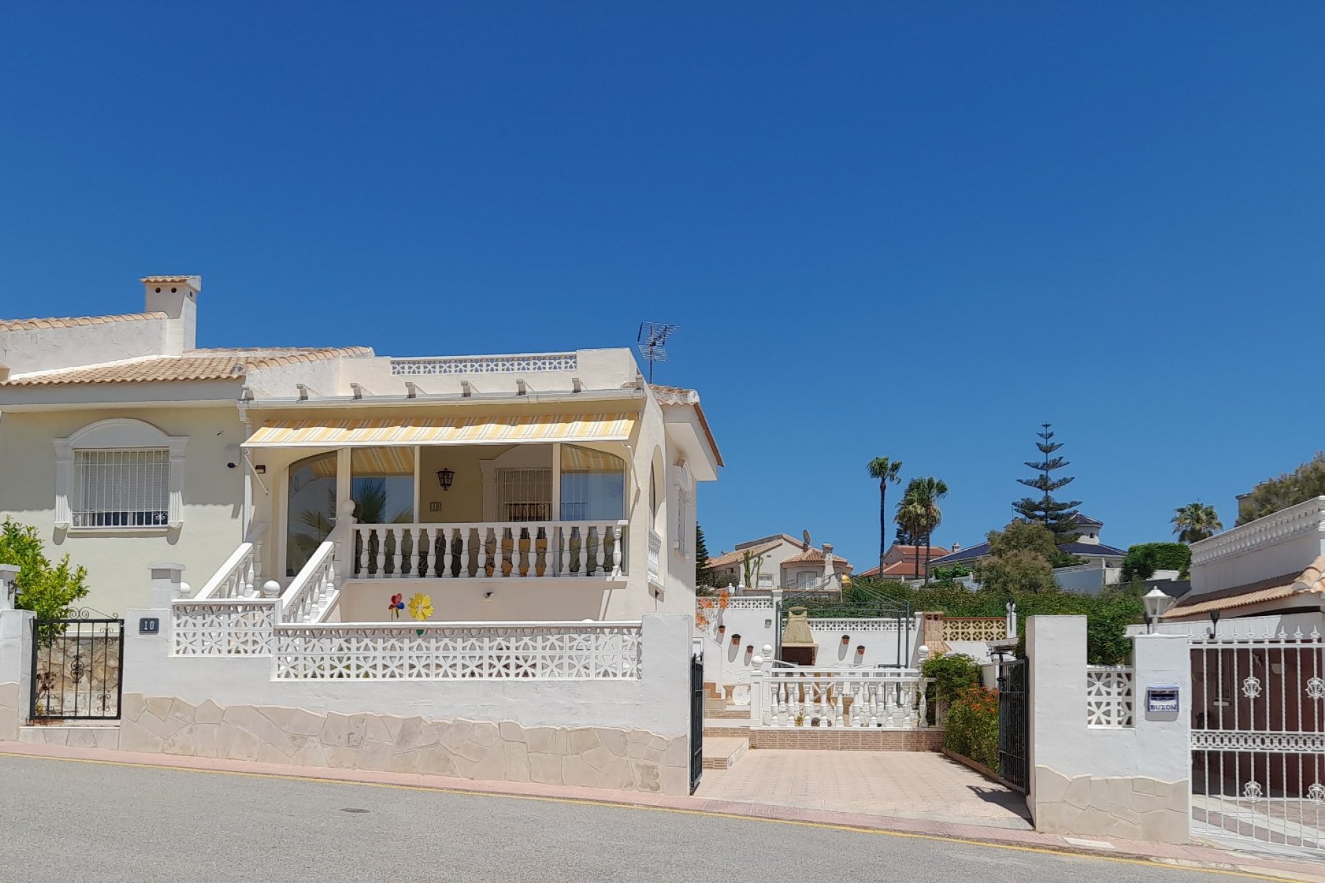 Resale - Townhouse / Duplex / Corner - Ciudad Quesada - La Fiesta