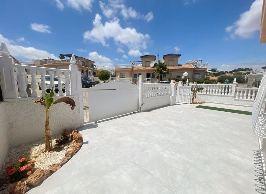 Resale - Townhouse / Duplex / Corner - Ciudad Quesada - La Marquesa Golf