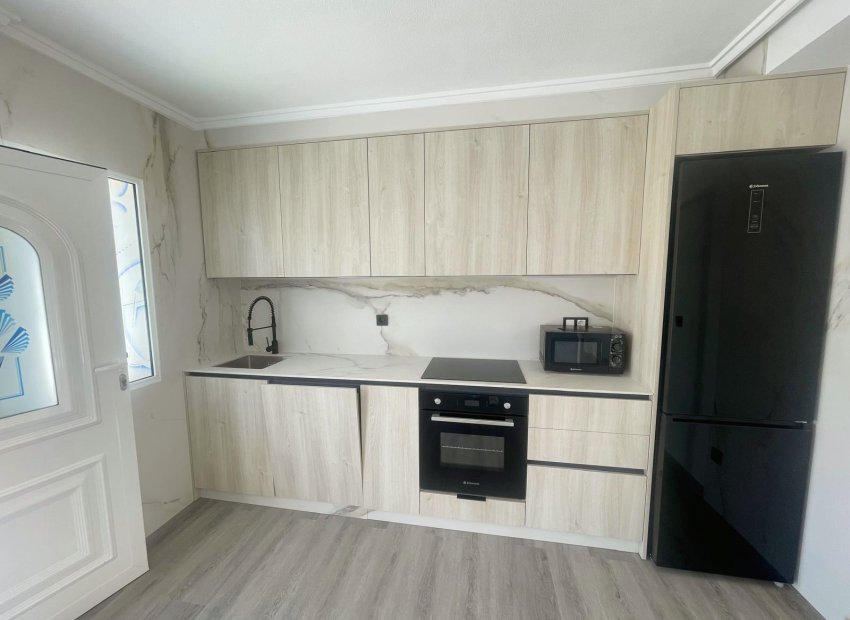 Resale - Townhouse / Duplex / Corner - Ciudad Quesada - La Marquesa Golf