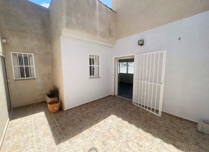 Resale - Townhouse / Duplex / Corner - Ciudad Quesada - La Marquesa Golf