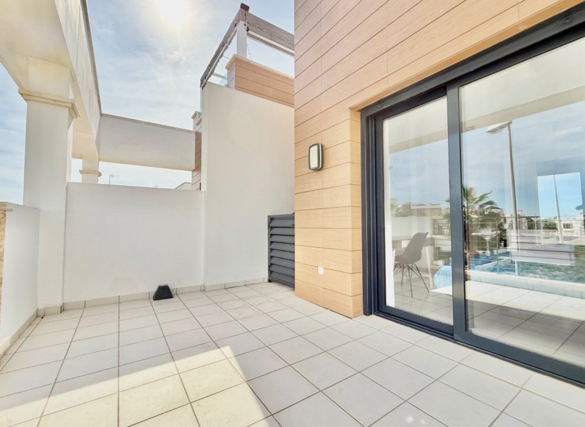 Resale - Townhouse / Duplex / Corner - Ciudad Quesada - Lo Marabú