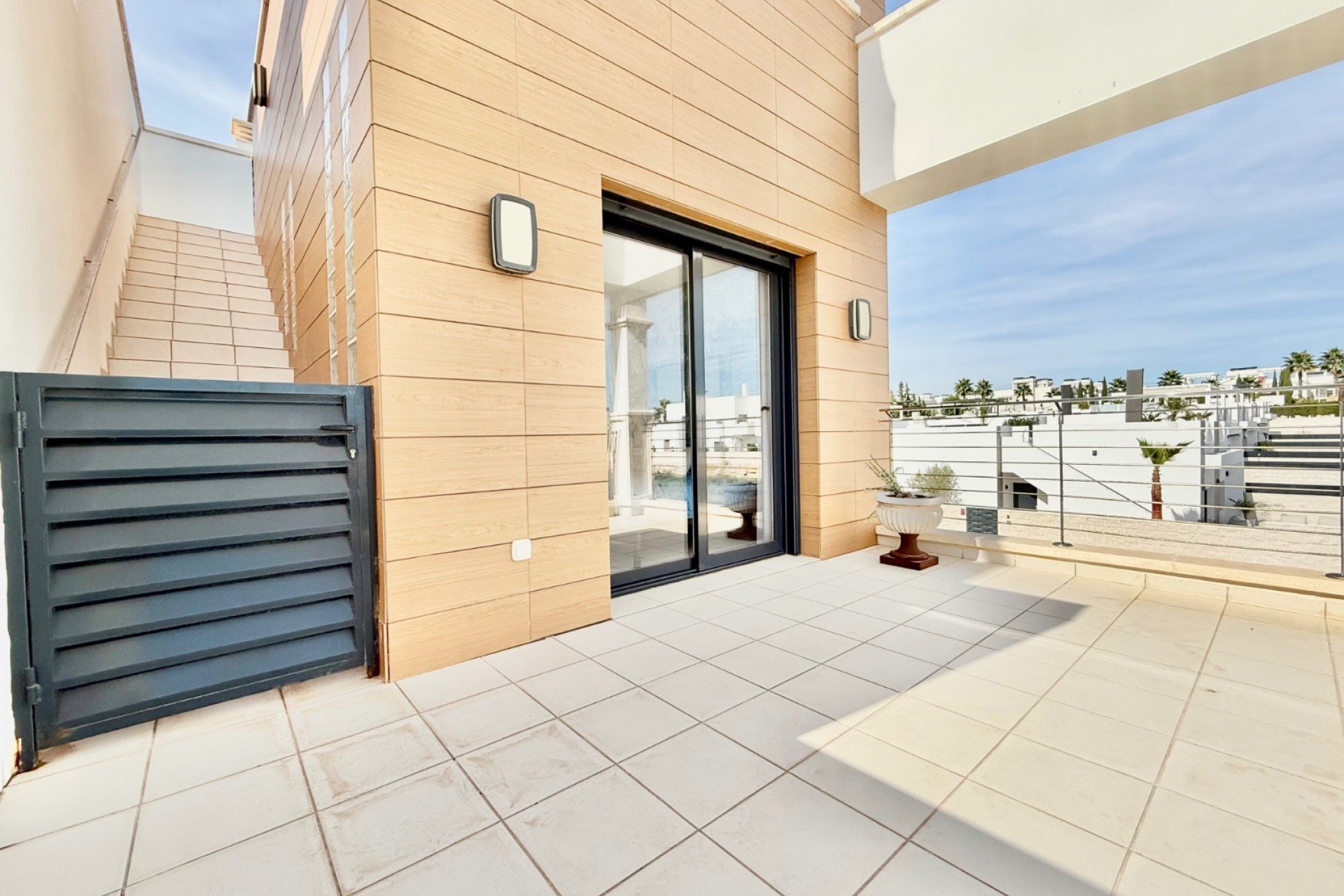 Resale - Townhouse / Duplex / Corner - Ciudad Quesada - Lo Marabú