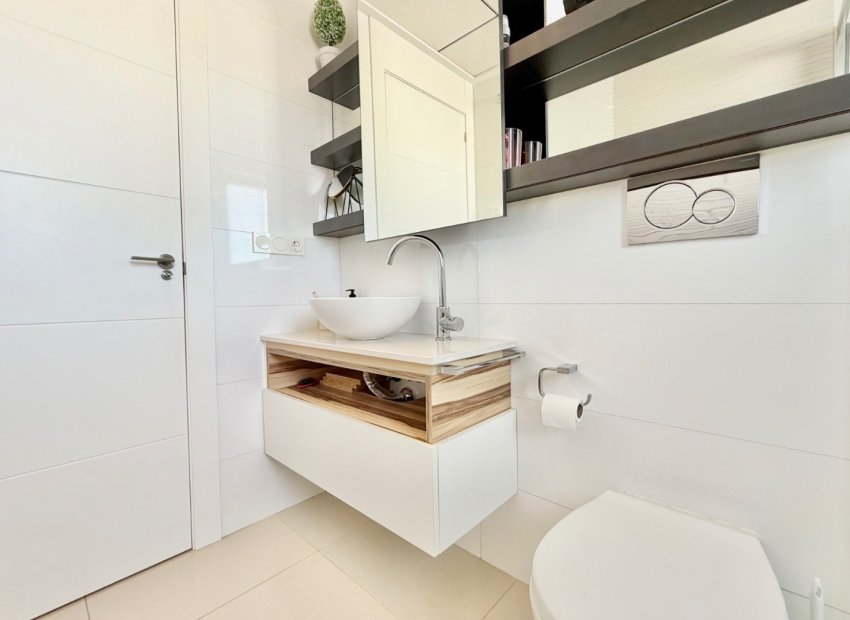 Resale - Townhouse / Duplex / Corner - Ciudad Quesada - Lo Marabú