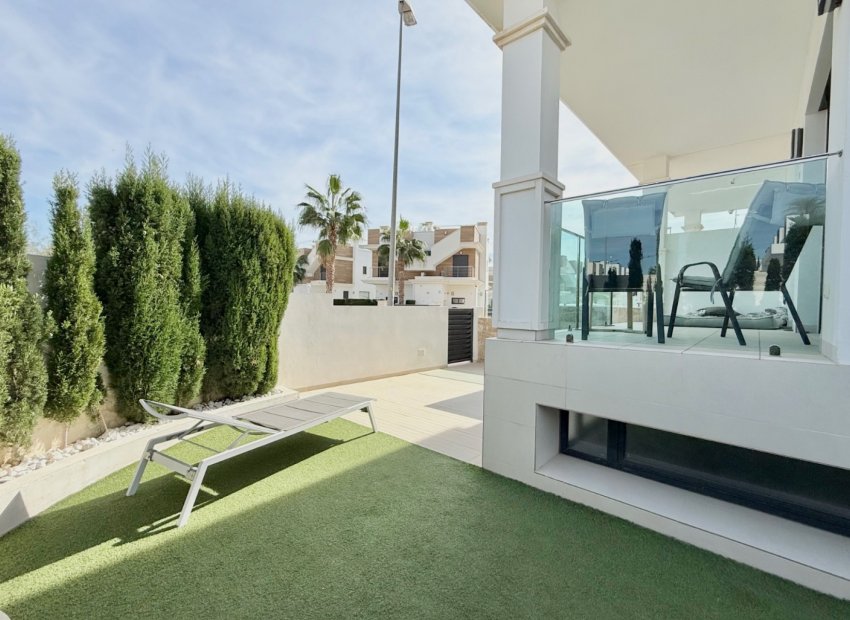 Resale - Townhouse / Duplex / Corner - Ciudad Quesada - Lo Marabú