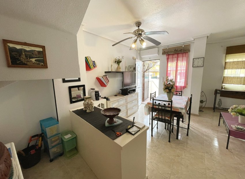 Resale - Townhouse / Duplex / Corner - Ciudad Quesada - Lo Marabú