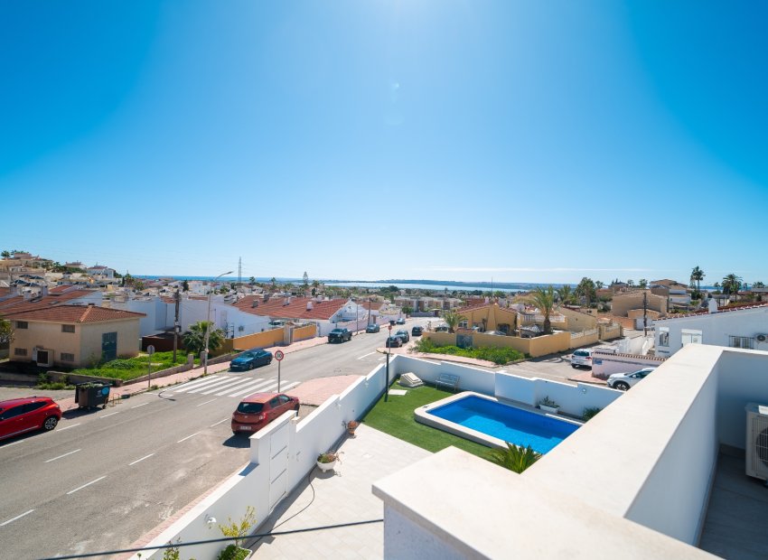 Resale - Townhouse / Duplex / Corner - Ciudad Quesada - town