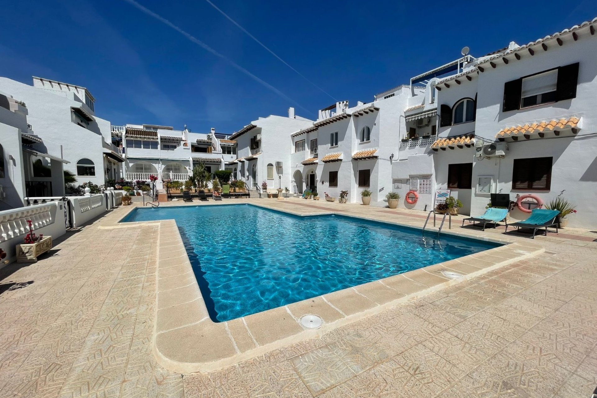 Resale - Townhouse / Duplex / Corner - Ciudad Quesada