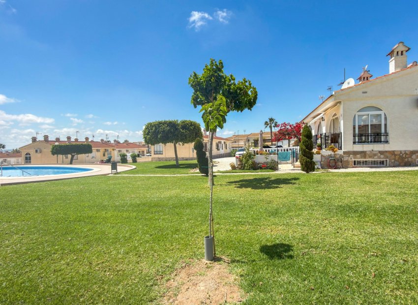 Resale - Townhouse / Duplex / Corner - Ciudad Quesada
