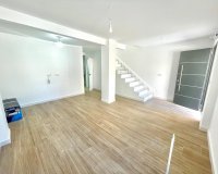 Resale - Townhouse / Duplex / Corner - Daya Vieja