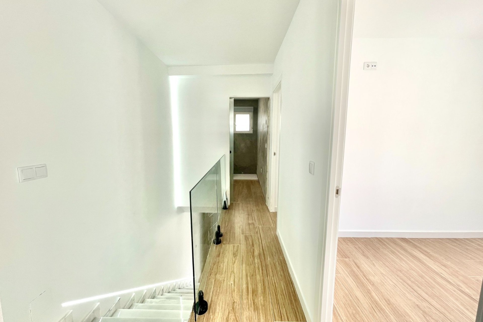 Resale - Townhouse / Duplex / Corner - Daya Vieja