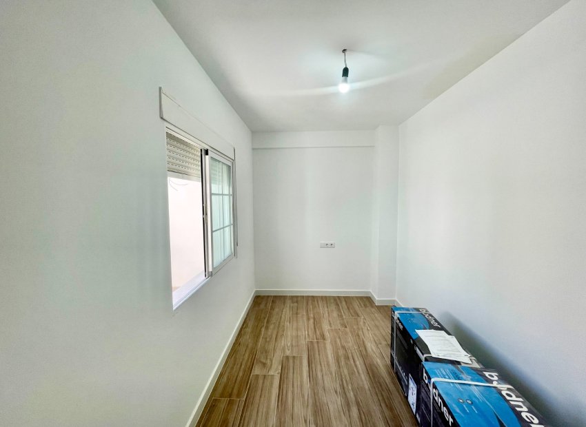 Resale - Townhouse / Duplex / Corner - Daya Vieja