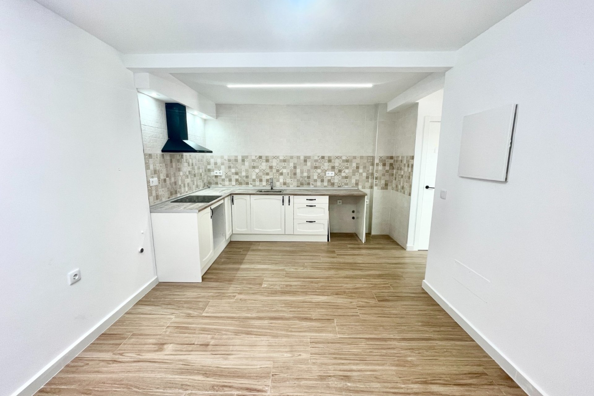 Resale - Townhouse / Duplex / Corner - Daya Vieja