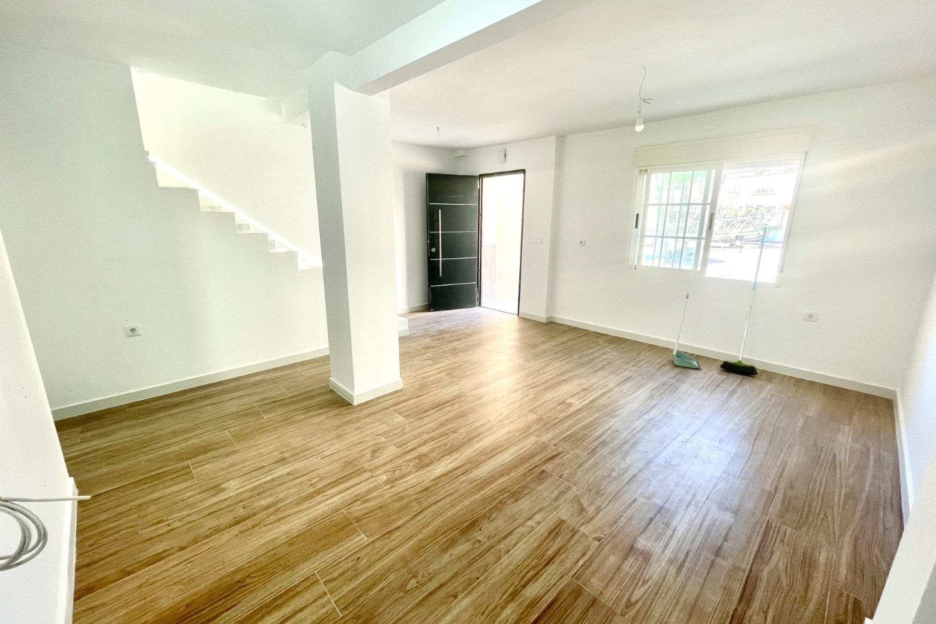 Resale - Townhouse / Duplex / Corner - Daya Vieja