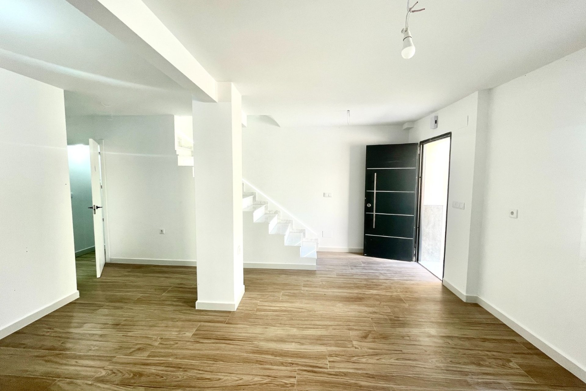 Resale - Townhouse / Duplex / Corner - Daya Vieja