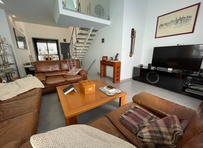 Resale - Townhouse / Duplex / Corner - Dolores - Alicante