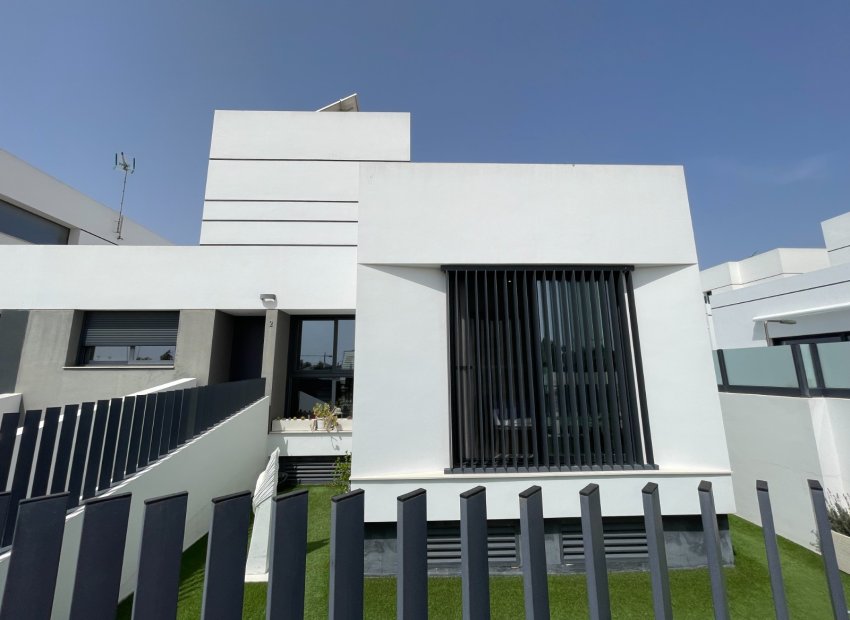 Resale - Townhouse / Duplex / Corner - Dolores - Alicante