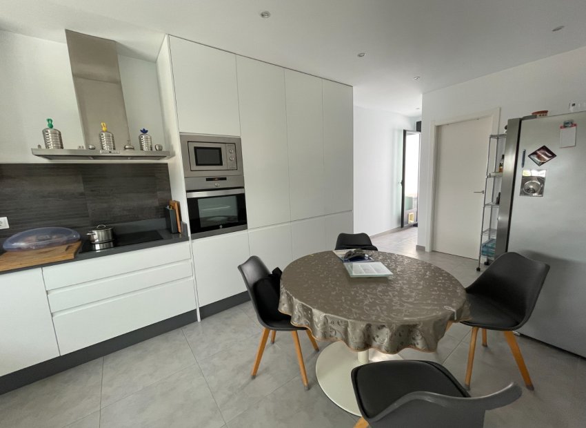 Resale - Townhouse / Duplex / Corner - Dolores - Alicante