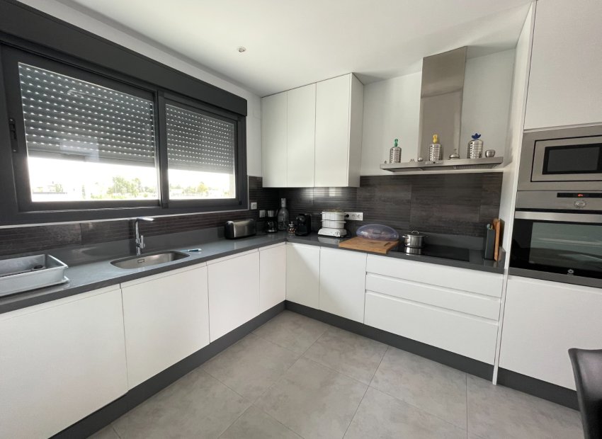 Resale - Townhouse / Duplex / Corner - Dolores - Alicante