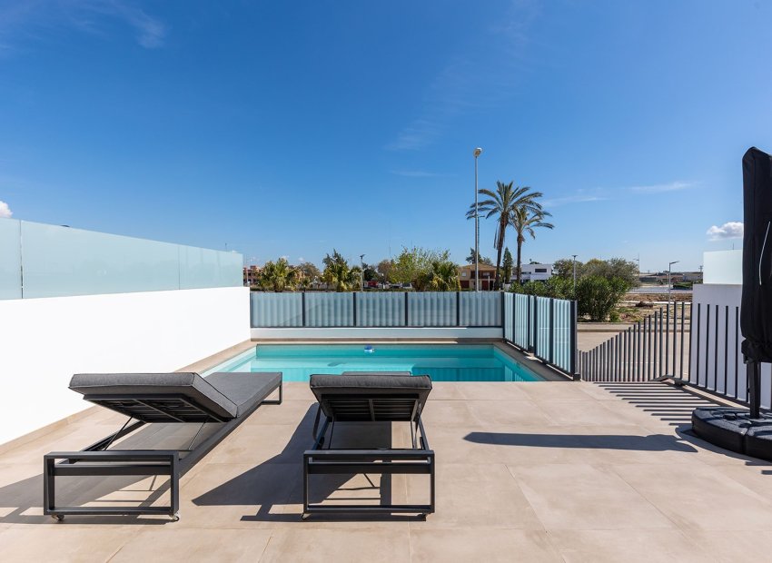 Resale - Townhouse / Duplex / Corner - Dolores