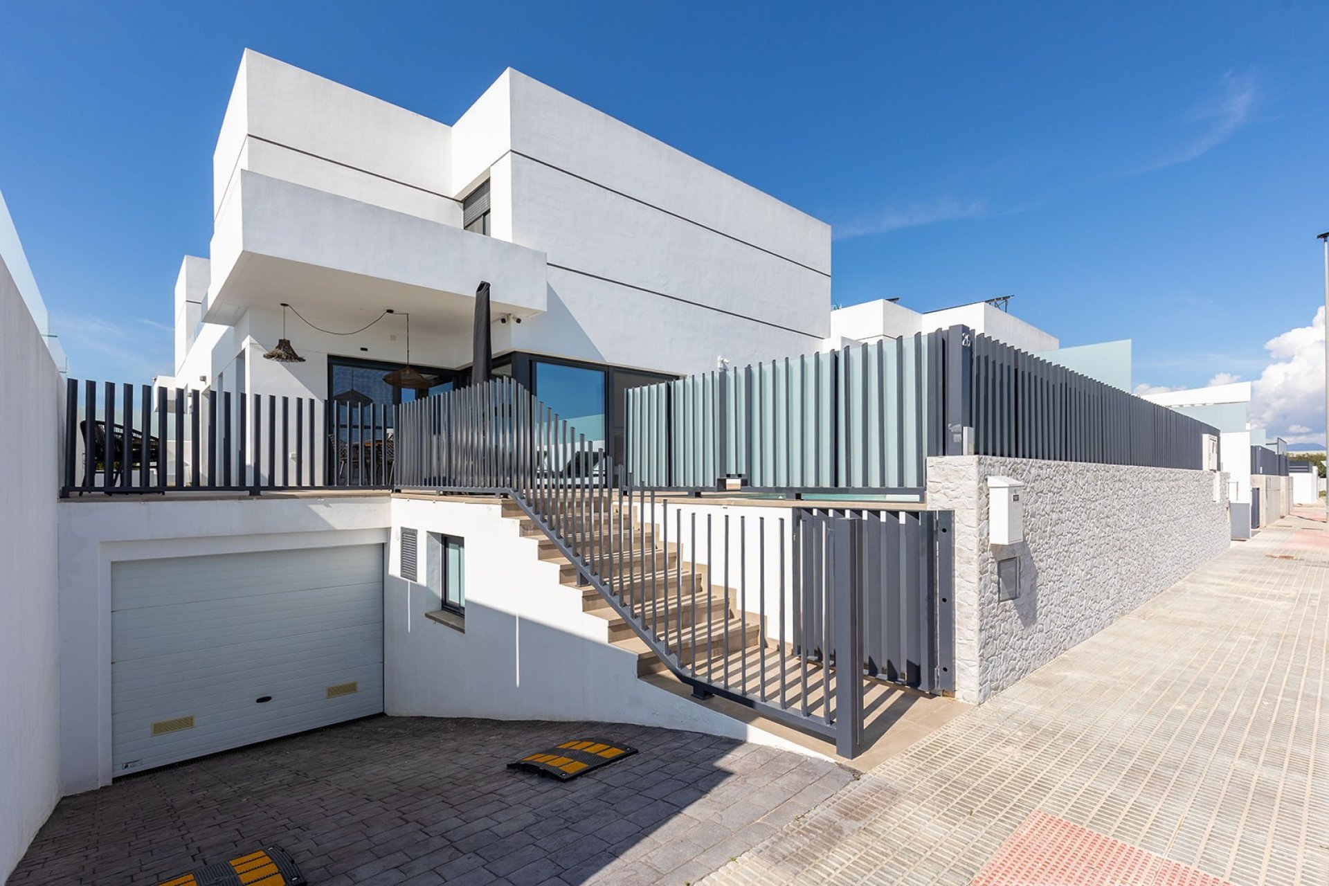 Resale - Townhouse / Duplex / Corner - Dolores