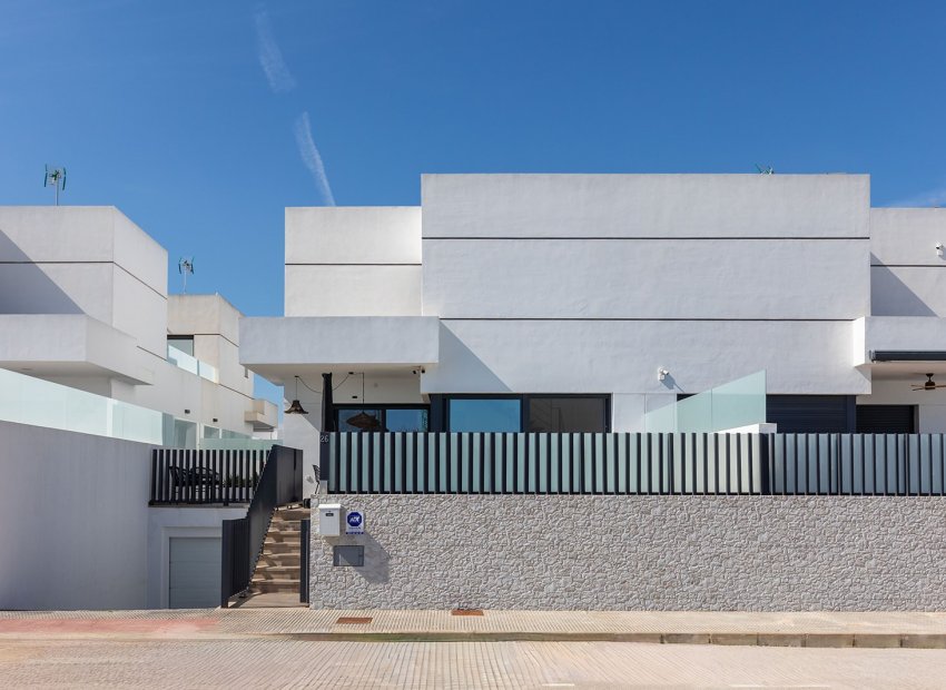 Resale - Townhouse / Duplex / Corner - Dolores