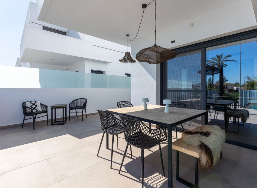 Resale - Townhouse / Duplex / Corner - Dolores