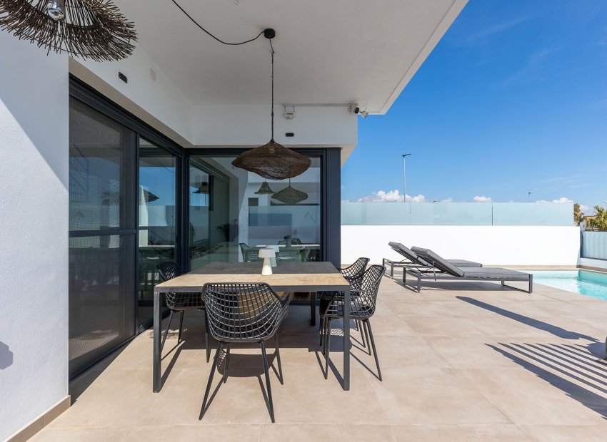 Resale - Townhouse / Duplex / Corner - Dolores