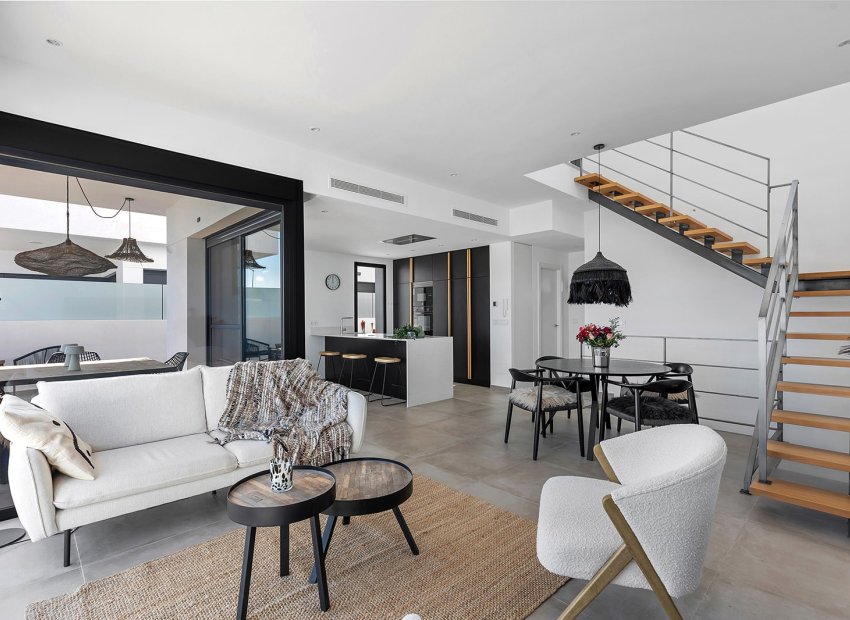 Resale - Townhouse / Duplex / Corner - Dolores