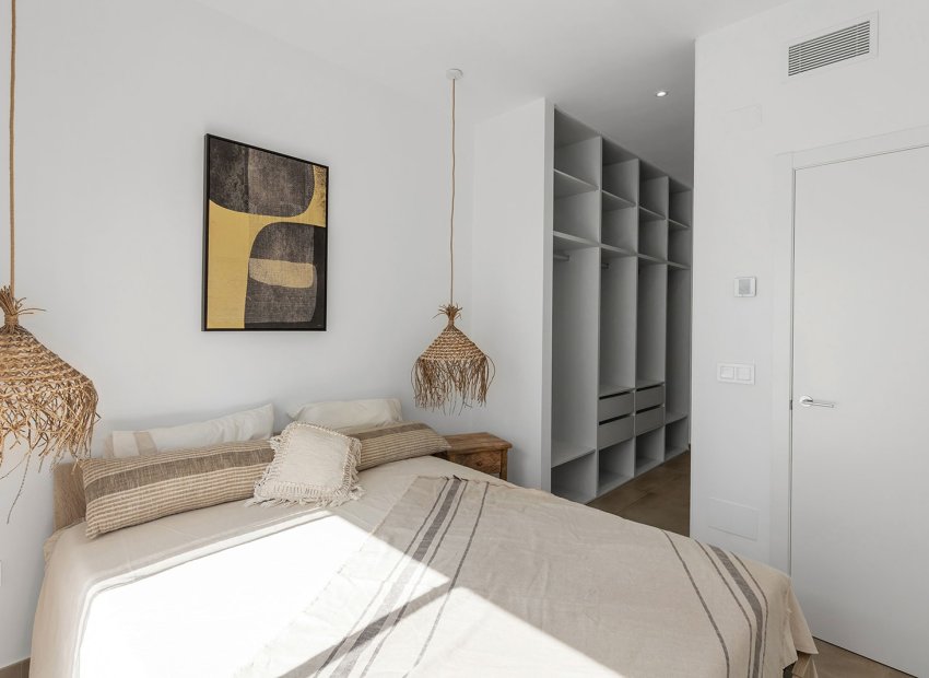 Resale - Townhouse / Duplex / Corner - Dolores