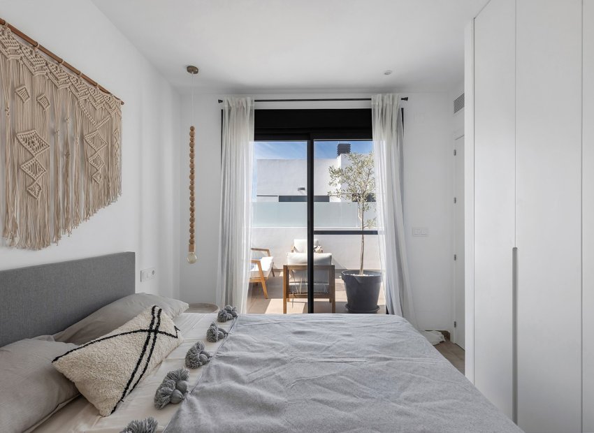 Resale - Townhouse / Duplex / Corner - Dolores