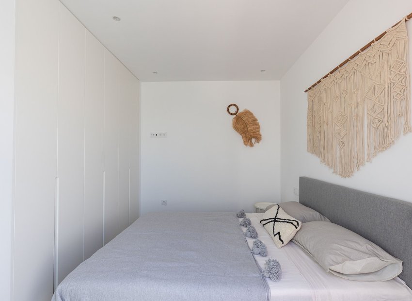 Resale - Townhouse / Duplex / Corner - Dolores