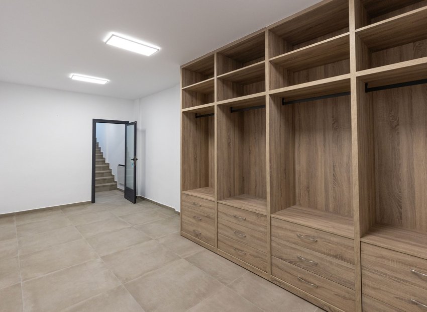 Resale - Townhouse / Duplex / Corner - Dolores