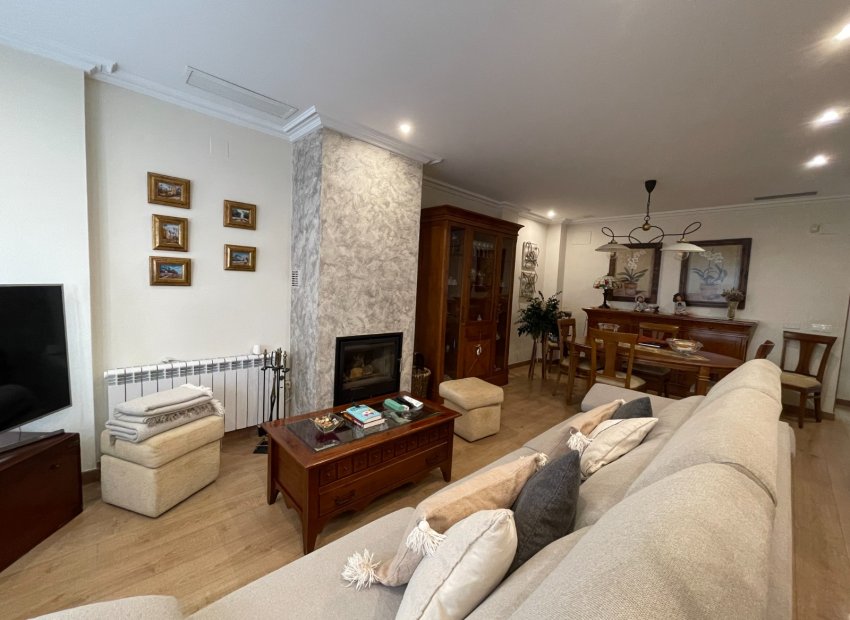 Resale - Townhouse / Duplex / Corner - Elche - Center