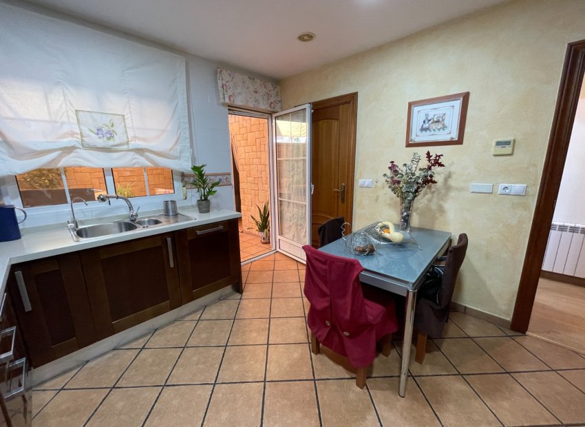 Resale - Townhouse / Duplex / Corner - Elche - Center