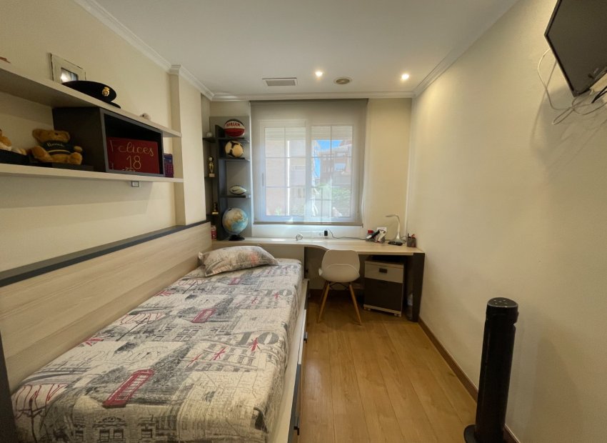 Resale - Townhouse / Duplex / Corner - Elche - Center